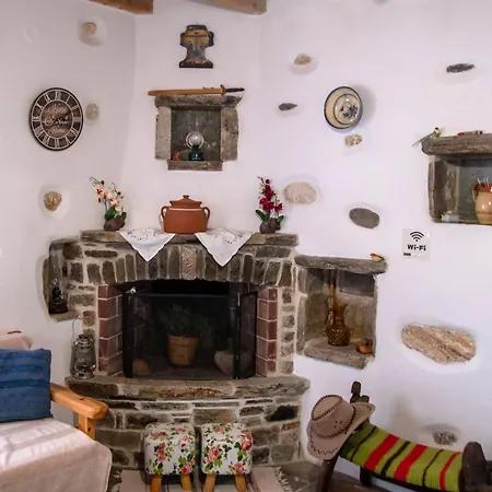 Apartment Savvas's Traditional House Paros *