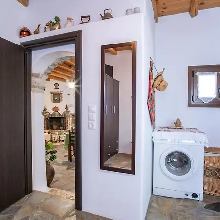 Savvas's Traditional House Paros