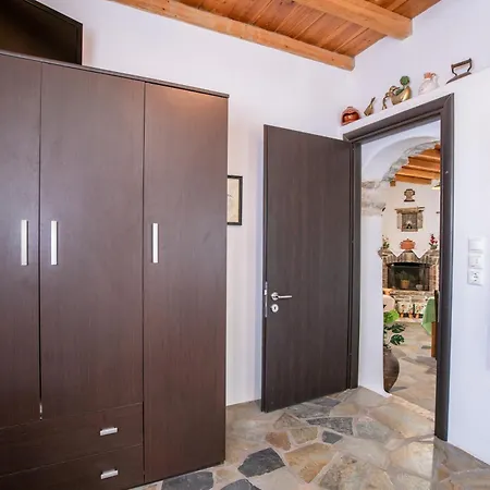 Savvas's Traditional House Paros
