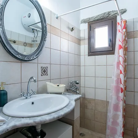 Apartment Savvas's Traditional House Paros Moni Christou Dasous